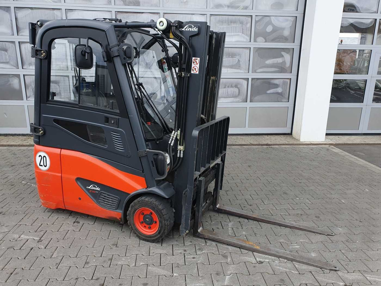 Linde E14 - 02 / Triplex: 4.00m! / SS / nur 2.119h! - Električni viličar: slika Linde E14 - 02 / Triplex: 4.00m! / SS / nur 2.119h! - Električni viličar Linde E14 - 02 / Triplex: 4.00m! / SS / nur 2.119h! - Električni viličar: slika Linde E14 - 02 / Triplex: 4.00m! / SS / nur 2.119h! - Električni viličar