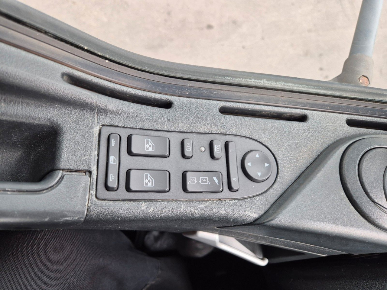 Kamion s otvorenim sandukom MAN TGA 18.360 4x4 BB Pritsche Single Bereifung: slika Kamion s otvorenim sandukom MAN TGA 18.360 4x4 BB Pritsche Single Bereifung Kamion s otvorenim sandukom MAN TGA 18.360 4x4 BB Pritsche Single Bereifung: slika Kamion s otvorenim sandukom MAN TGA 18.360 4x4 BB Pritsche Single Bereifung