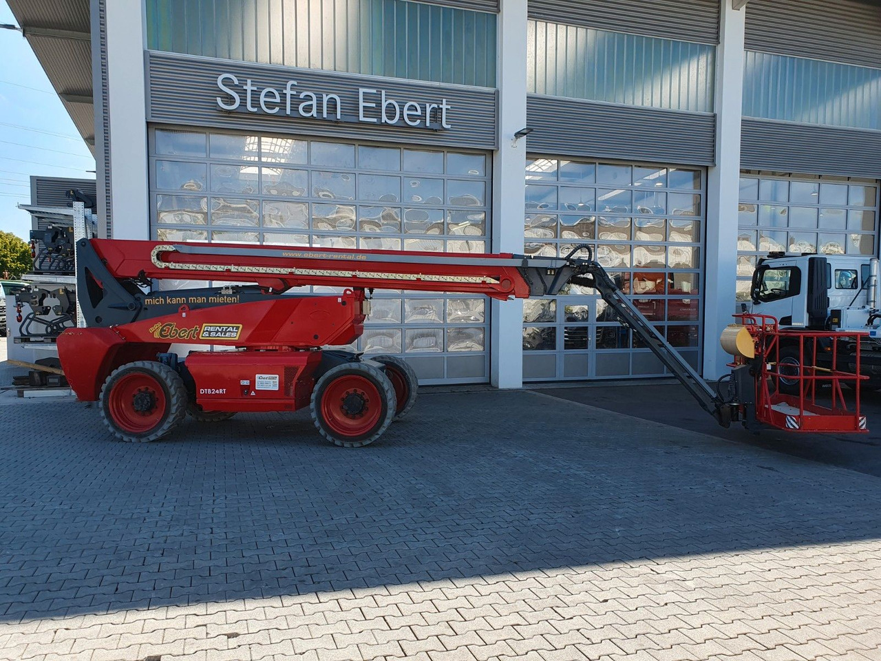 Magni DTB 24 RT 4x4 / 24,8m / 454kg / nur 1.250h - Podizna platforma montirana na kamion: slika Magni DTB 24 RT 4x4 / 24,8m / 454kg / nur 1.250h - Podizna platforma montirana na kamion Magni DTB 24 RT 4x4 / 24,8m / 454kg / nur 1.250h - Podizna platforma montirana na kamion: slika Magni DTB 24 RT 4x4 / 24,8m / 454kg / nur 1.250h - Podizna platforma montirana na kamion