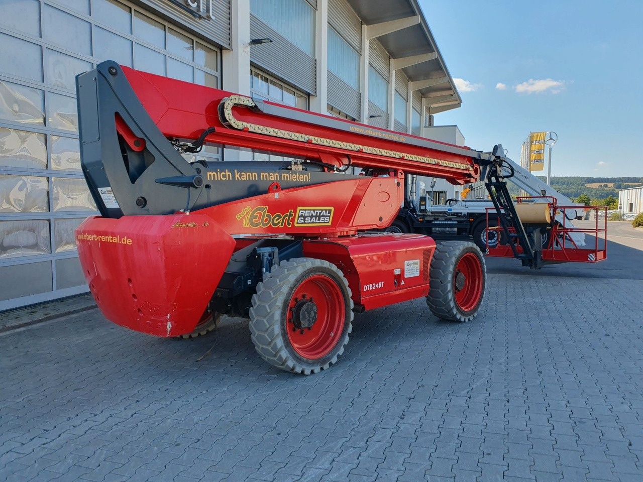 Magni DTB 24 RT 4x4 / 24,8m / 454kg / nur 1.250h - Podizna platforma montirana na kamion: slika Magni DTB 24 RT 4x4 / 24,8m / 454kg / nur 1.250h - Podizna platforma montirana na kamion Magni DTB 24 RT 4x4 / 24,8m / 454kg / nur 1.250h - Podizna platforma montirana na kamion: slika Magni DTB 24 RT 4x4 / 24,8m / 454kg / nur 1.250h - Podizna platforma montirana na kamion