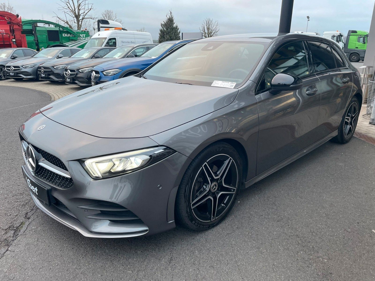 Mercedes-Benz A 180 AMG+LED+IHC+RFK+TotWinkel+SFIntegration - Automobil: slika Mercedes-Benz A 180 AMG+LED+IHC+RFK+TotWinkel+SFIntegration - Automobil Mercedes-Benz A 180 AMG+LED+IHC+RFK+TotWinkel+SFIntegration - Automobil: slika Mercedes-Benz A 180 AMG+LED+IHC+RFK+TotWinkel+SFIntegration - Automobil