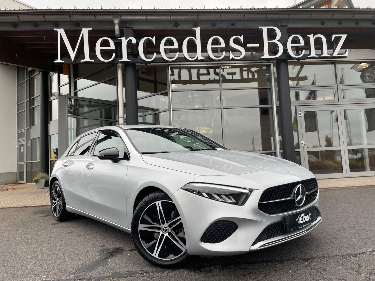 Mercedes-Benz A 200 Progressive Ambiente+R-Kamera+ - Limuzina: slika Mercedes-Benz A 200 Progressive Ambiente+R-Kamera+ - Limuzina Mercedes-Benz A 200 Progressive Ambiente+R-Kamera+ - Limuzina: slika Mercedes-Benz A 200 Progressive Ambiente+R-Kamera+ - Limuzina