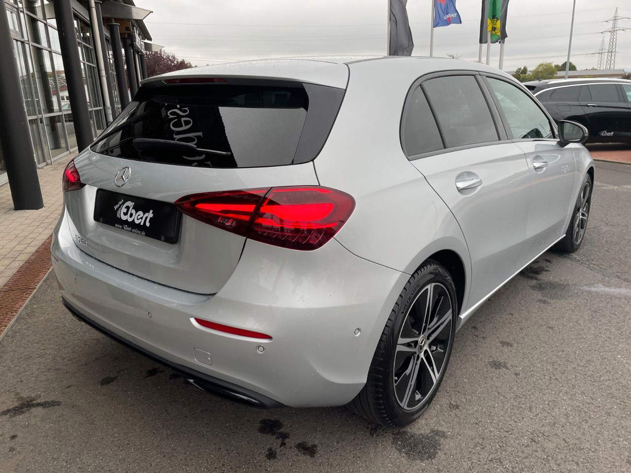 Mercedes-Benz A 200 Progressive Ambiente+R-Kamera+ - Limuzina: slika Mercedes-Benz A 200 Progressive Ambiente+R-Kamera+ - Limuzina Mercedes-Benz A 200 Progressive Ambiente+R-Kamera+ - Limuzina: slika Mercedes-Benz A 200 Progressive Ambiente+R-Kamera+ - Limuzina