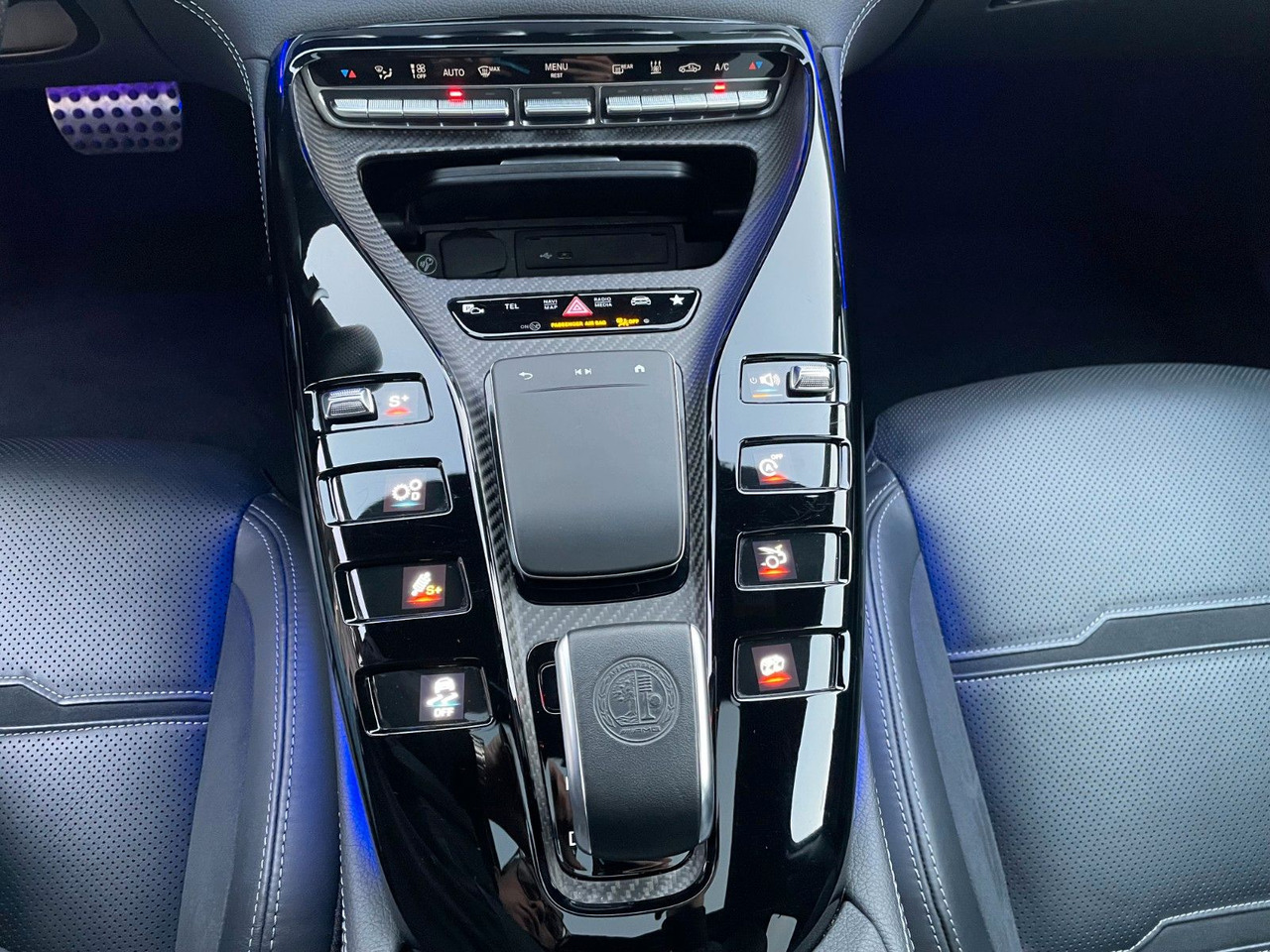 Coupe Mercedes-Benz AMG GT 53 4M AirM+StdH+Burm3D+360°+PAGA+HUD: slika Coupe Mercedes-Benz AMG GT 53 4M AirM+StdH+Burm3D+360°+PAGA+HUD