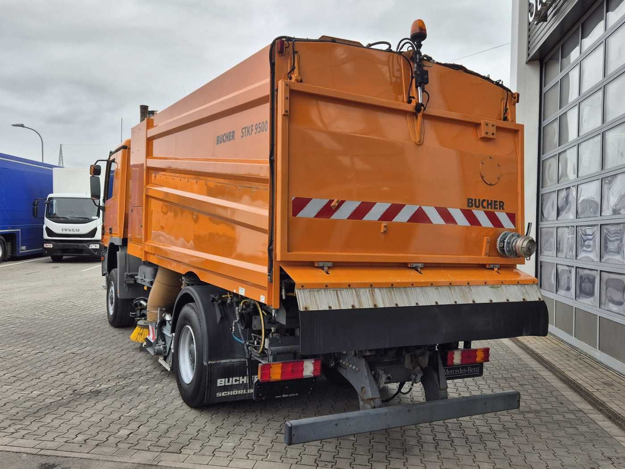 Zakup  Mercedes-Benz Actros 2032 A 4x4 Bucher STKF 9500 Airport 30x Mercedes-Benz Actros 2032 A 4x4 Bucher STKF 9500 Airport 30x: slika Zakup  Mercedes-Benz Actros 2032 A 4x4 Bucher STKF 9500 Airport 30x Mercedes-Benz Actros 2032 A 4x4 Bucher STKF 9500 Airport 30x