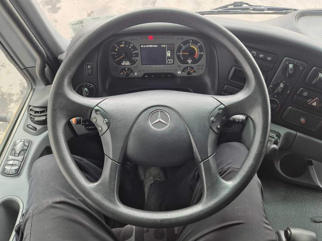 Zakup  Mercedes-Benz Actros 2032 A 4x4 Bucher STKF 9500 Airport 30x Mercedes-Benz Actros 2032 A 4x4 Bucher STKF 9500 Airport 30x: slika Zakup  Mercedes-Benz Actros 2032 A 4x4 Bucher STKF 9500 Airport 30x Mercedes-Benz Actros 2032 A 4x4 Bucher STKF 9500 Airport 30x