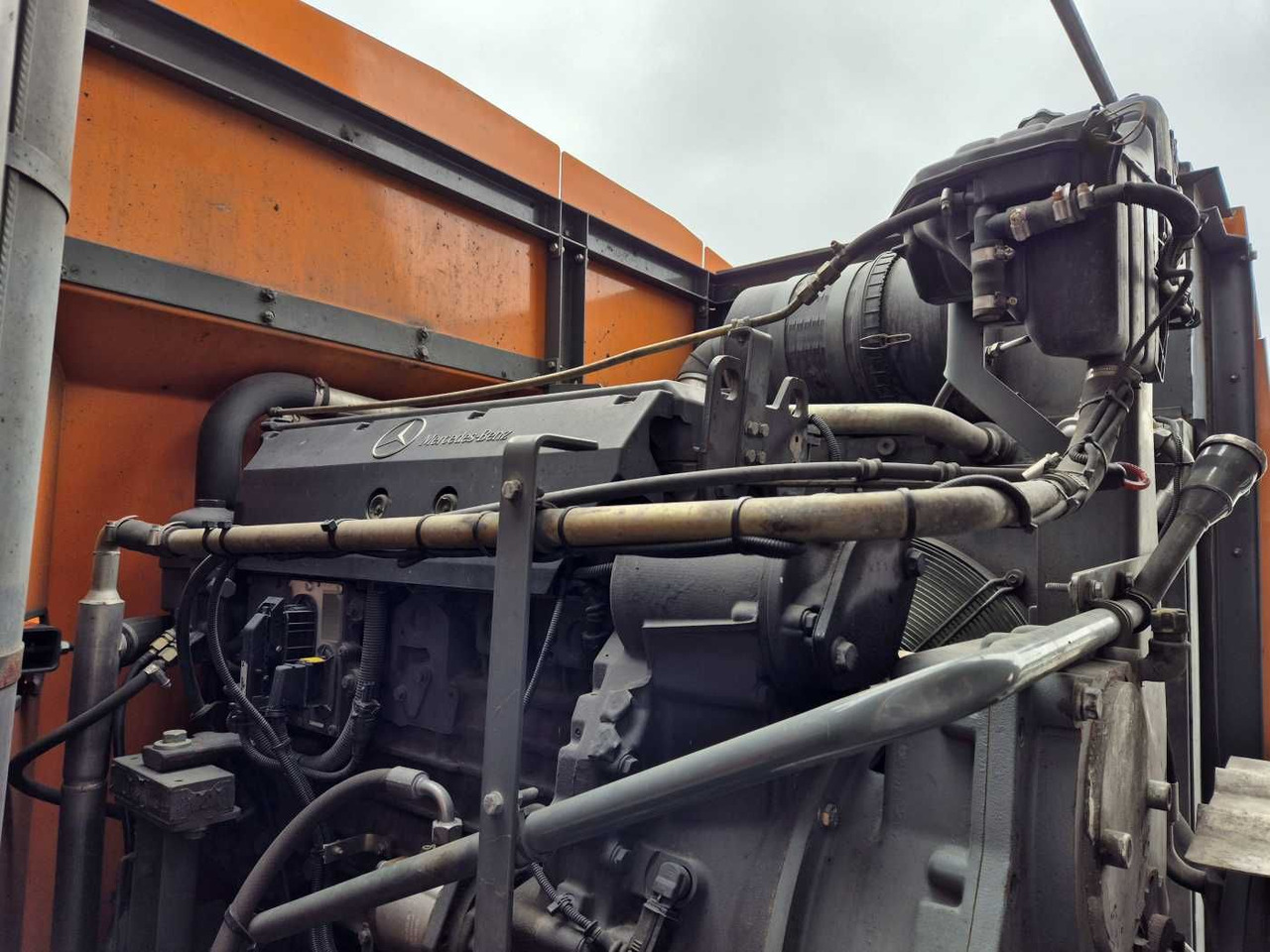 Cestovna čistilica Mercedes-Benz Actros 2032 A 4x4 Bucher STKF 9500 Airport: slika Cestovna čistilica Mercedes-Benz Actros 2032 A 4x4 Bucher STKF 9500 Airport Cestovna čistilica Mercedes-Benz Actros 2032 A 4x4 Bucher STKF 9500 Airport: slika Cestovna čistilica Mercedes-Benz Actros 2032 A 4x4 Bucher STKF 9500 Airport