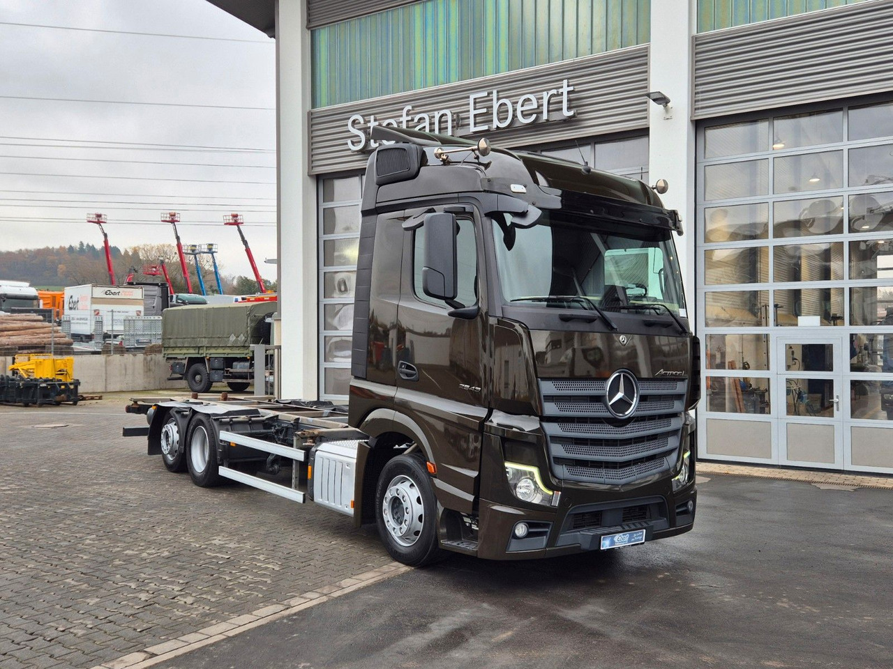 Mercedes-Benz Actros 2543 LnR 6x2 Retarder - Transporter kontejnera/ Kamion s izmjenjivim sanducima: slika Mercedes-Benz Actros 2543 LnR 6x2 Retarder - Transporter kontejnera/ Kamion s izmjenjivim sanducima Mercedes-Benz Actros 2543 LnR 6x2 Retarder - Transporter kontejnera/ Kamion s izmjenjivim sanducima: slika Mercedes-Benz Actros 2543 LnR 6x2 Retarder - Transporter kontejnera/ Kamion s izmjenjivim sanducima