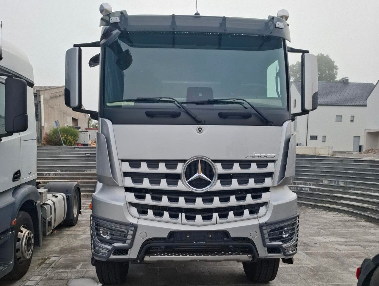 Mercedes-Benz Arocs 4153 8x4 Fahrgestell - Kamion-šasija: slika Mercedes-Benz Arocs 4153 8x4 Fahrgestell - Kamion-šasija Mercedes-Benz Arocs 4153 8x4 Fahrgestell - Kamion-šasija: slika Mercedes-Benz Arocs 4153 8x4 Fahrgestell - Kamion-šasija