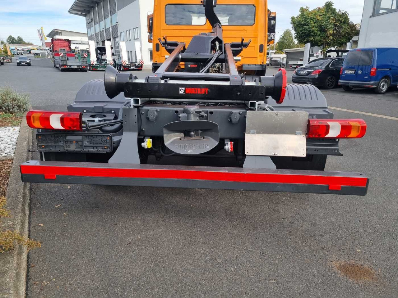 Kamion s kukastom dizalicom Mercedes-Benz Atego 818 K 4x2 HIAB XR5S3650 AHK Klima: slika Kamion s kukastom dizalicom Mercedes-Benz Atego 818 K 4x2 HIAB XR5S3650 AHK Klima
