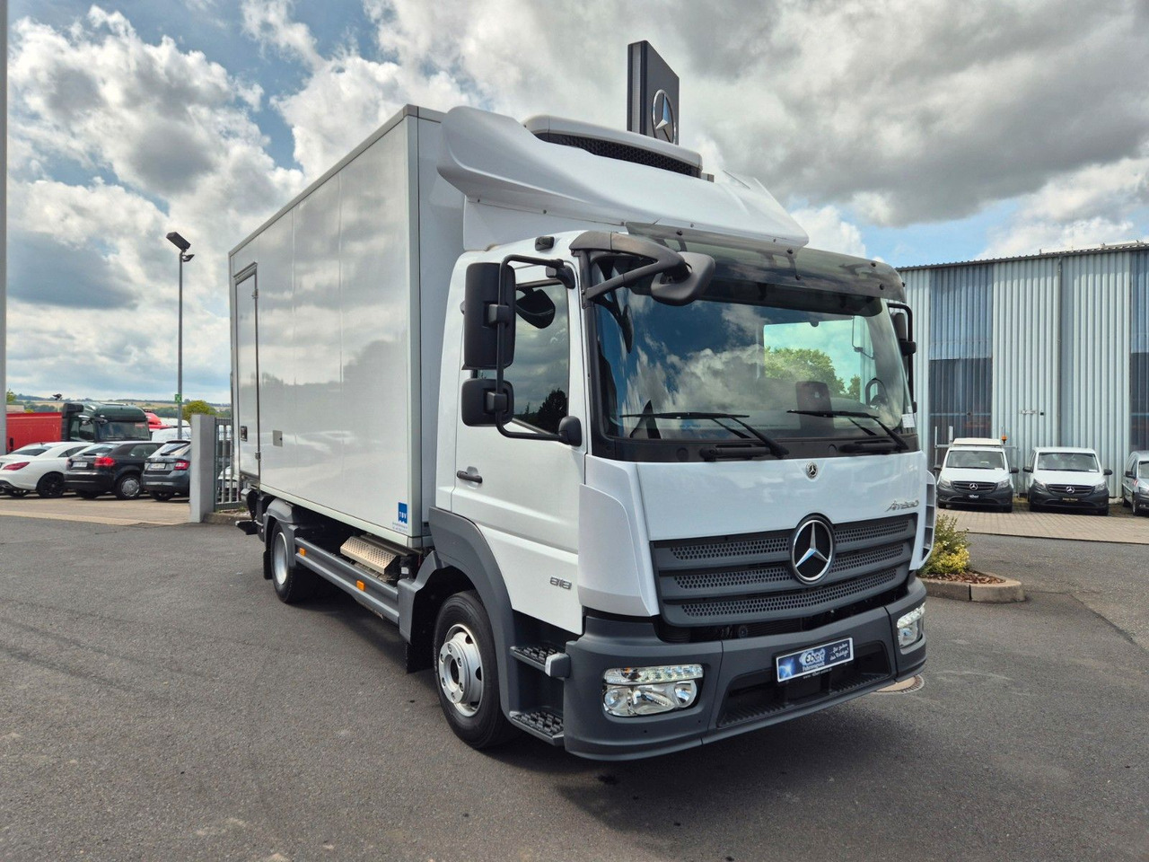 Mercedes-Benz Atego 818 L Kühlkoffer + LBW Carrier Xarios 6 - Dostavno vozilo hladnjača: slika Mercedes-Benz Atego 818 L Kühlkoffer + LBW Carrier Xarios 6 - Dostavno vozilo hladnjača Mercedes-Benz Atego 818 L Kühlkoffer + LBW Carrier Xarios 6 - Dostavno vozilo hladnjača: slika Mercedes-Benz Atego 818 L Kühlkoffer + LBW Carrier Xarios 6 - Dostavno vozilo hladnjača