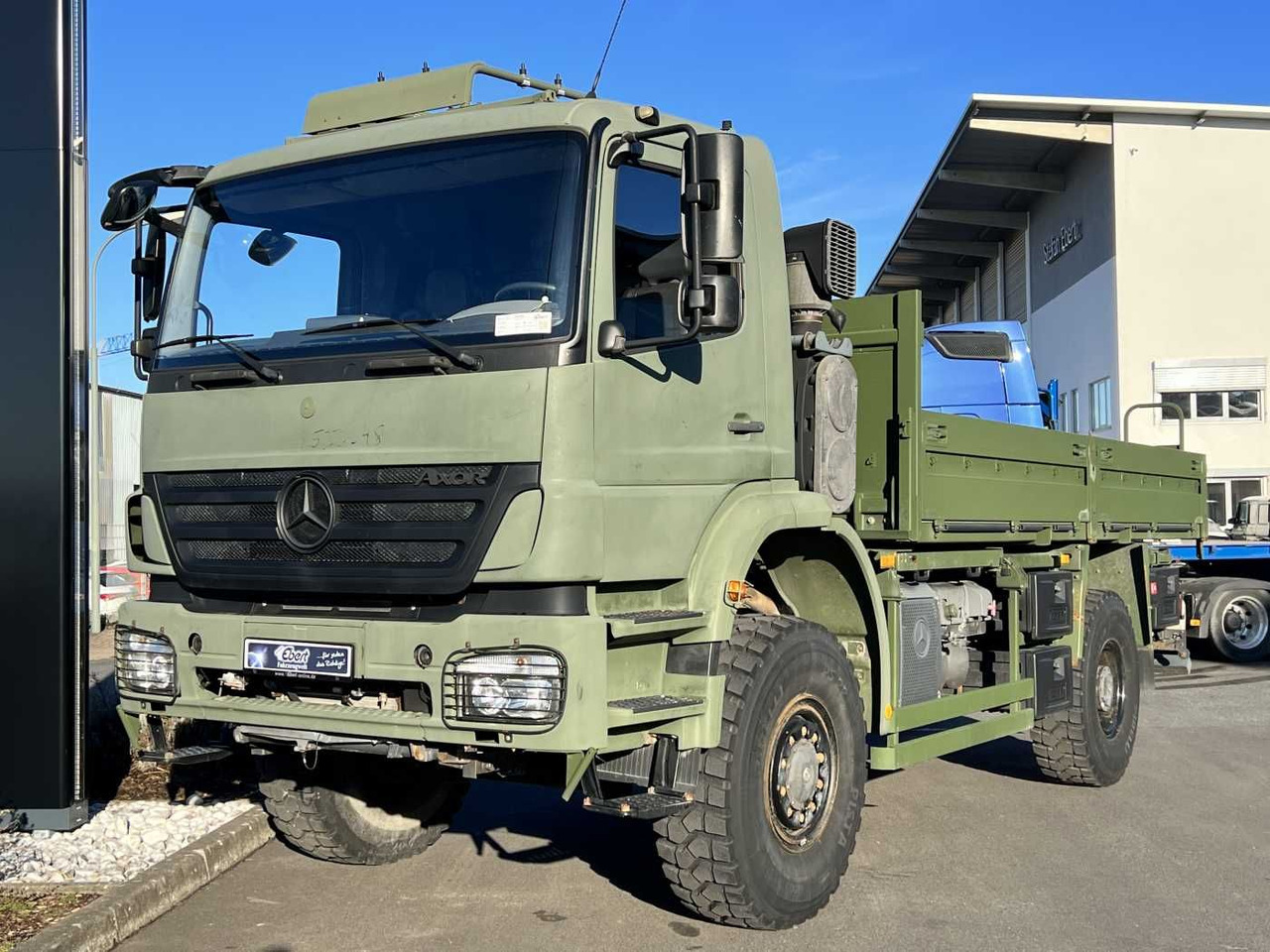 Mercedes-Benz Axor 1829 A 4x4 Pritsche - Kamion s otvorenim sandukom: slika Mercedes-Benz Axor 1829 A 4x4 Pritsche - Kamion s otvorenim sandukom Mercedes-Benz Axor 1829 A 4x4 Pritsche - Kamion s otvorenim sandukom: slika Mercedes-Benz Axor 1829 A 4x4 Pritsche - Kamion s otvorenim sandukom
