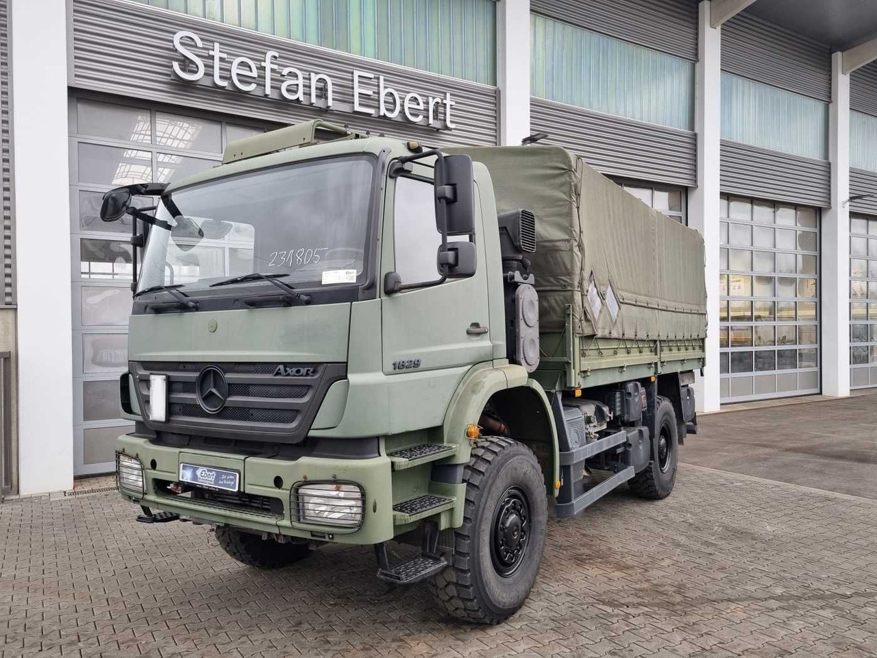 Mercedes-Benz Axor 1829 A 4x4 Pritsche/Plane 10 Stück - Kamion s otvorenim sandukom: slika Mercedes-Benz Axor 1829 A 4x4 Pritsche/Plane 10 Stück - Kamion s otvorenim sandukom Mercedes-Benz Axor 1829 A 4x4 Pritsche/Plane 10 Stück - Kamion s otvorenim sandukom: slika Mercedes-Benz Axor 1829 A 4x4 Pritsche/Plane 10 Stück - Kamion s otvorenim sandukom