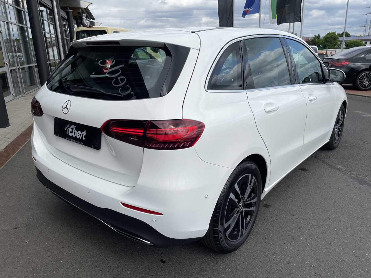 Mercedes-Benz B 180 7G Progressive R-Kamera+LED+ Winterpaket+C - Automobil: slika Mercedes-Benz B 180 7G Progressive R-Kamera+LED+ Winterpaket+C - Automobil Mercedes-Benz B 180 7G Progressive R-Kamera+LED+ Winterpaket+C - Automobil: slika Mercedes-Benz B 180 7G Progressive R-Kamera+LED+ Winterpaket+C - Automobil