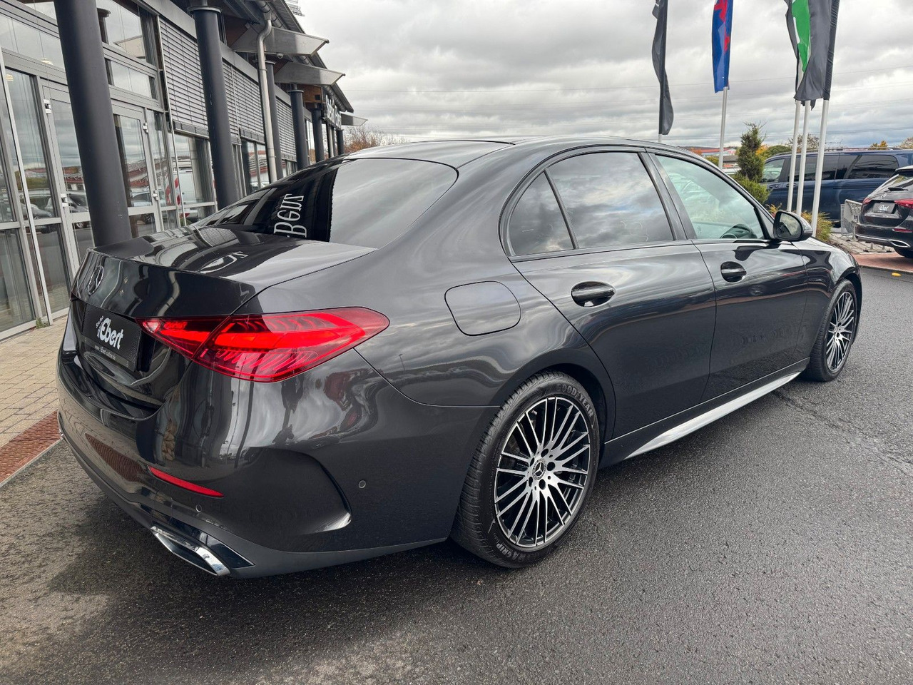 Mercedes-Benz C 300d AMG+AHK+RFK+Ambiente+Night+SportfahrW - Limuzina: slika  Mercedes-Benz C 300d AMG+AHK+RFK+Ambiente+Night+SportfahrW - Limuzina Mercedes-Benz C 300d AMG+AHK+RFK+Ambiente+Night+SportfahrW - Limuzina: slika  Mercedes-Benz C 300d AMG+AHK+RFK+Ambiente+Night+SportfahrW - Limuzina