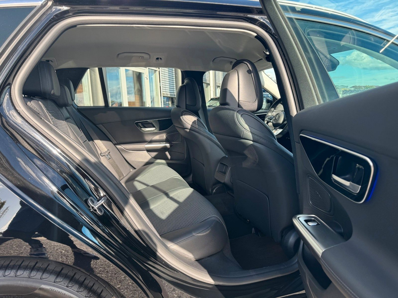 Karavan Mercedes-Benz C 300d T Avantgarde+RKamera+TotW+Ambiente: slika Karavan Mercedes-Benz C 300d T Avantgarde+RKamera+TotW+Ambiente Karavan Mercedes-Benz C 300d T Avantgarde+RKamera+TotW+Ambiente: slika Karavan Mercedes-Benz C 300d T Avantgarde+RKamera+TotW+Ambiente