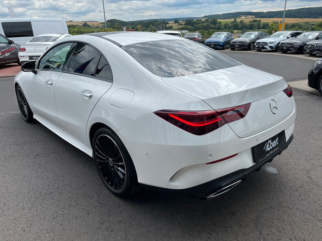 Mercedes-Benz CLA 200 AMG Pano+R-Kamera+19" - Coupe: slika Mercedes-Benz CLA 200 AMG Pano+R-Kamera+19" - Coupe Mercedes-Benz CLA 200 AMG Pano+R-Kamera+19" - Coupe: slika Mercedes-Benz CLA 200 AMG Pano+R-Kamera+19" - Coupe