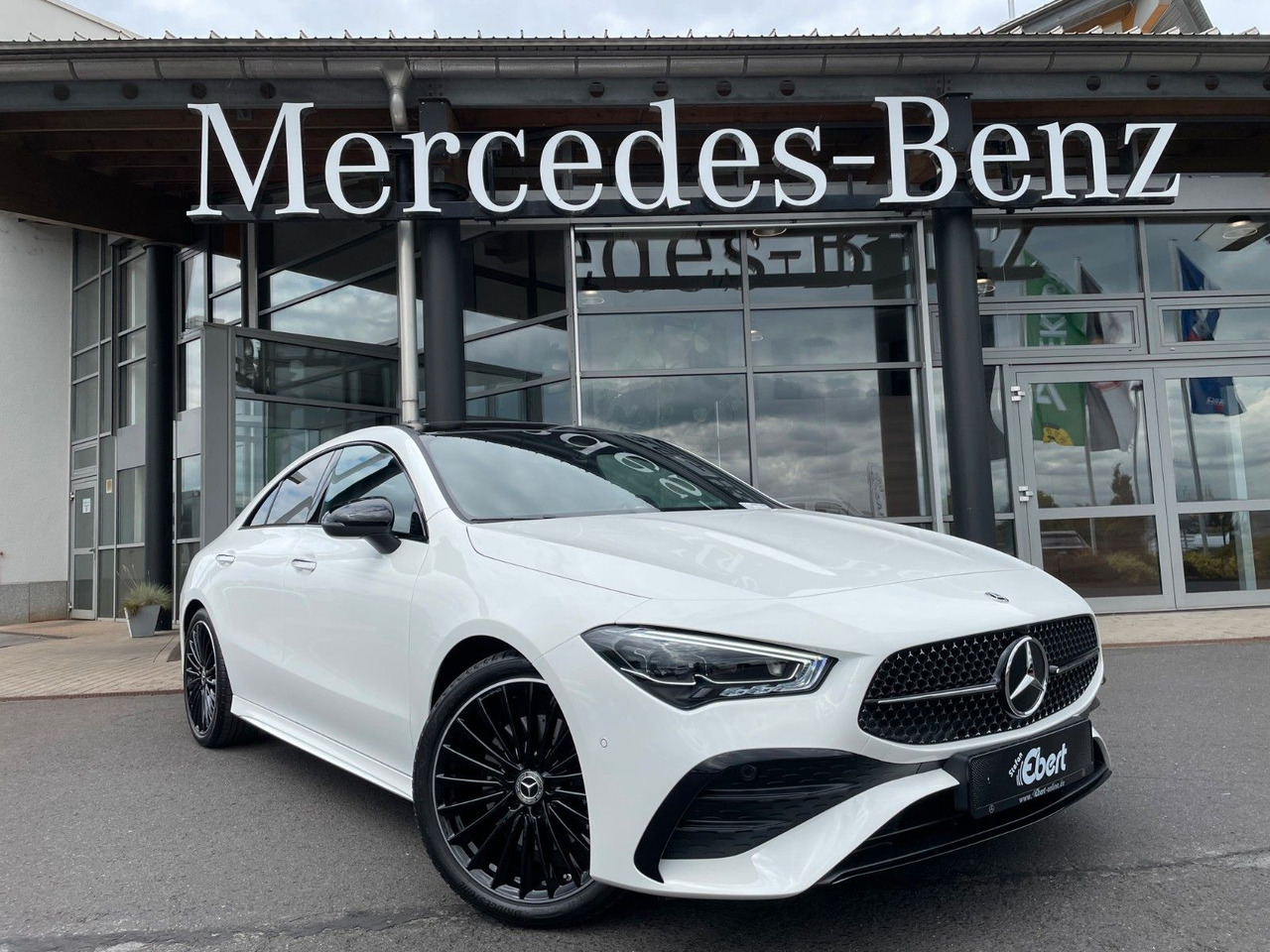 Mercedes-Benz CLA 200 AMG Pano+R-Kamera+19"+TOTW+DISTR+MULITBE - Coupe: slika  Mercedes-Benz CLA 200 AMG Pano+R-Kamera+19"+TOTW+DISTR+MULITBE - Coupe Mercedes-Benz CLA 200 AMG Pano+R-Kamera+19"+TOTW+DISTR+MULITBE - Coupe: slika  Mercedes-Benz CLA 200 AMG Pano+R-Kamera+19"+TOTW+DISTR+MULITBE - Coupe