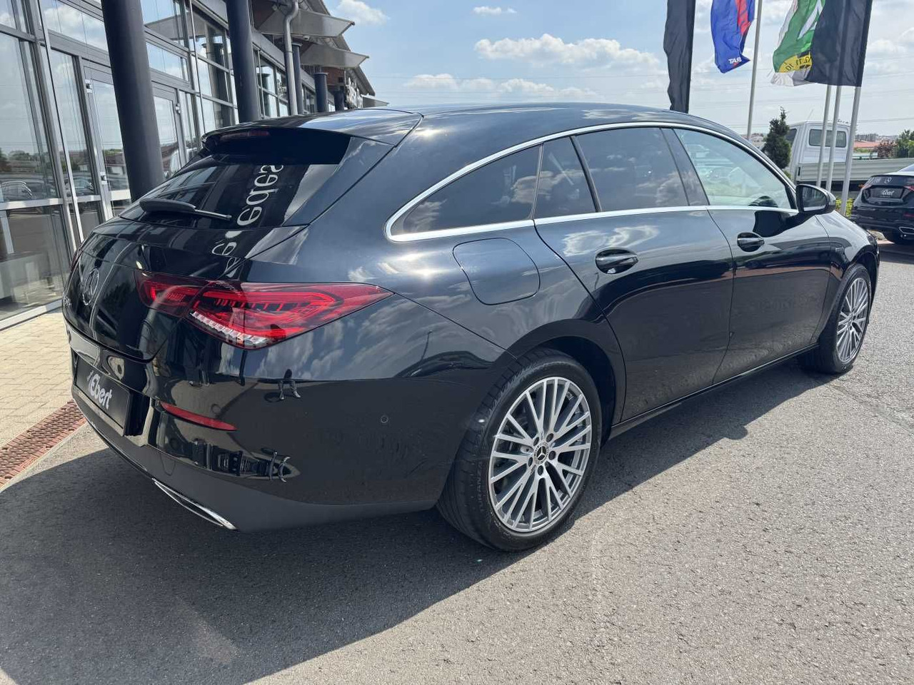 Mercedes-Benz CLA 250e Shooting Brake DistrPlus+RFK+Augment+LE - Karavan: slika Mercedes-Benz CLA 250e Shooting Brake DistrPlus+RFK+Augment+LE - Karavan Mercedes-Benz CLA 250e Shooting Brake DistrPlus+RFK+Augment+LE - Karavan: slika Mercedes-Benz CLA 250e Shooting Brake DistrPlus+RFK+Augment+LE - Karavan