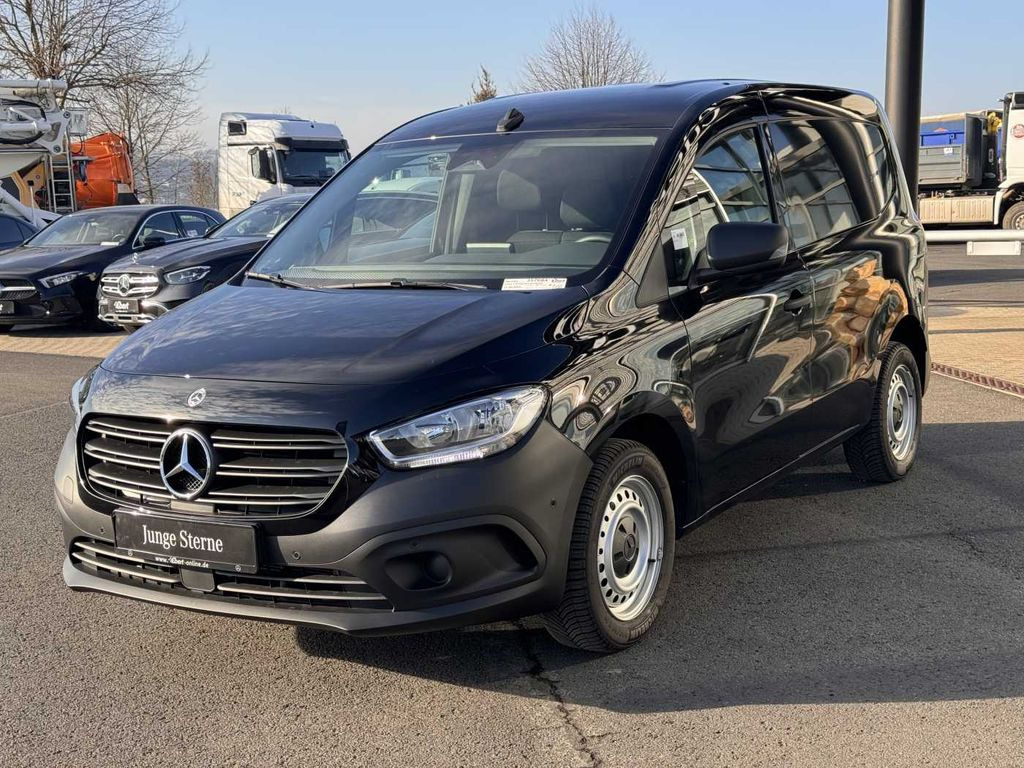 Mercedes-Benz Citan 110 CDI Klima MBUX Kamera 3 Sitze Mercedes-Benz Citan 110 CDI Klima MBUX Kamera 3 Sitze - Mali kombi: slika Mercedes-Benz Citan 110 CDI Klima MBUX Kamera 3 Sitze Mercedes-Benz Citan 110 CDI Klima MBUX Kamera 3 Sitze - Mali kombi Mercedes-Benz Citan 110 CDI Klima MBUX Kamera 3 Sitze Mercedes-Benz Citan 110 CDI Klima MBUX Kamera 3 Sitze - Mali kombi: slika Mercedes-Benz Citan 110 CDI Klima MBUX Kamera 3 Sitze Mercedes-Benz Citan 110 CDI Klima MBUX Kamera 3 Sitze - Mali kombi