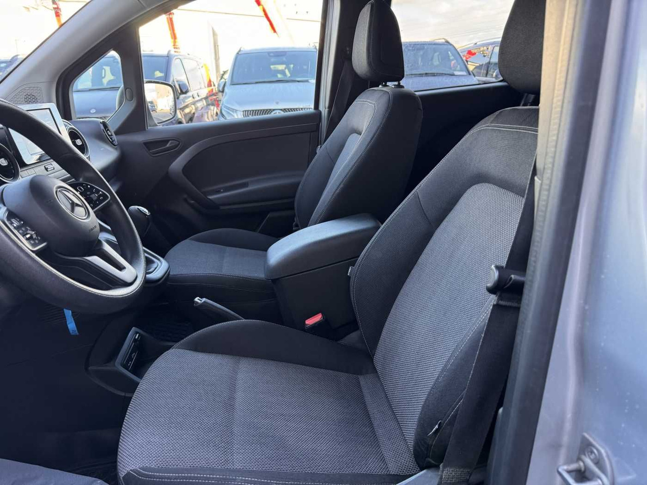 Novi Mali kombi Mercedes-Benz Citan 110 CDI Tourer Klima AHK Kamera MBUX Tempo: slika Novi Mali kombi Mercedes-Benz Citan 110 CDI Tourer Klima AHK Kamera MBUX Tempo