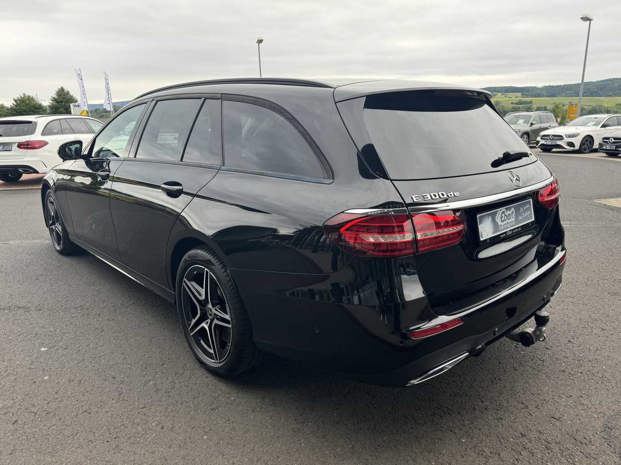 Mercedes-Benz E 300de T AMG+Pano+DistrPlus+Night +AHK+360+Ambi - Automobil: slika Mercedes-Benz E 300de T AMG+Pano+DistrPlus+Night +AHK+360+Ambi - Automobil Mercedes-Benz E 300de T AMG+Pano+DistrPlus+Night +AHK+360+Ambi - Automobil: slika Mercedes-Benz E 300de T AMG+Pano+DistrPlus+Night +AHK+360+Ambi - Automobil