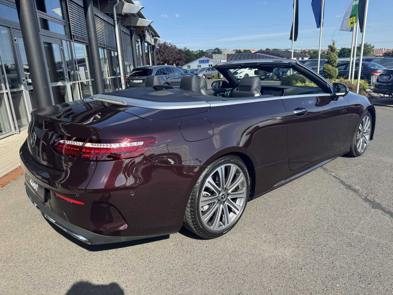 Mercedes-Benz E 400d Cabrio VOLL+AMG+Massage+Distr+Burm - Automobil: slika Mercedes-Benz E 400d Cabrio VOLL+AMG+Massage+Distr+Burm - Automobil Mercedes-Benz E 400d Cabrio VOLL+AMG+Massage+Distr+Burm - Automobil: slika Mercedes-Benz E 400d Cabrio VOLL+AMG+Massage+Distr+Burm - Automobil