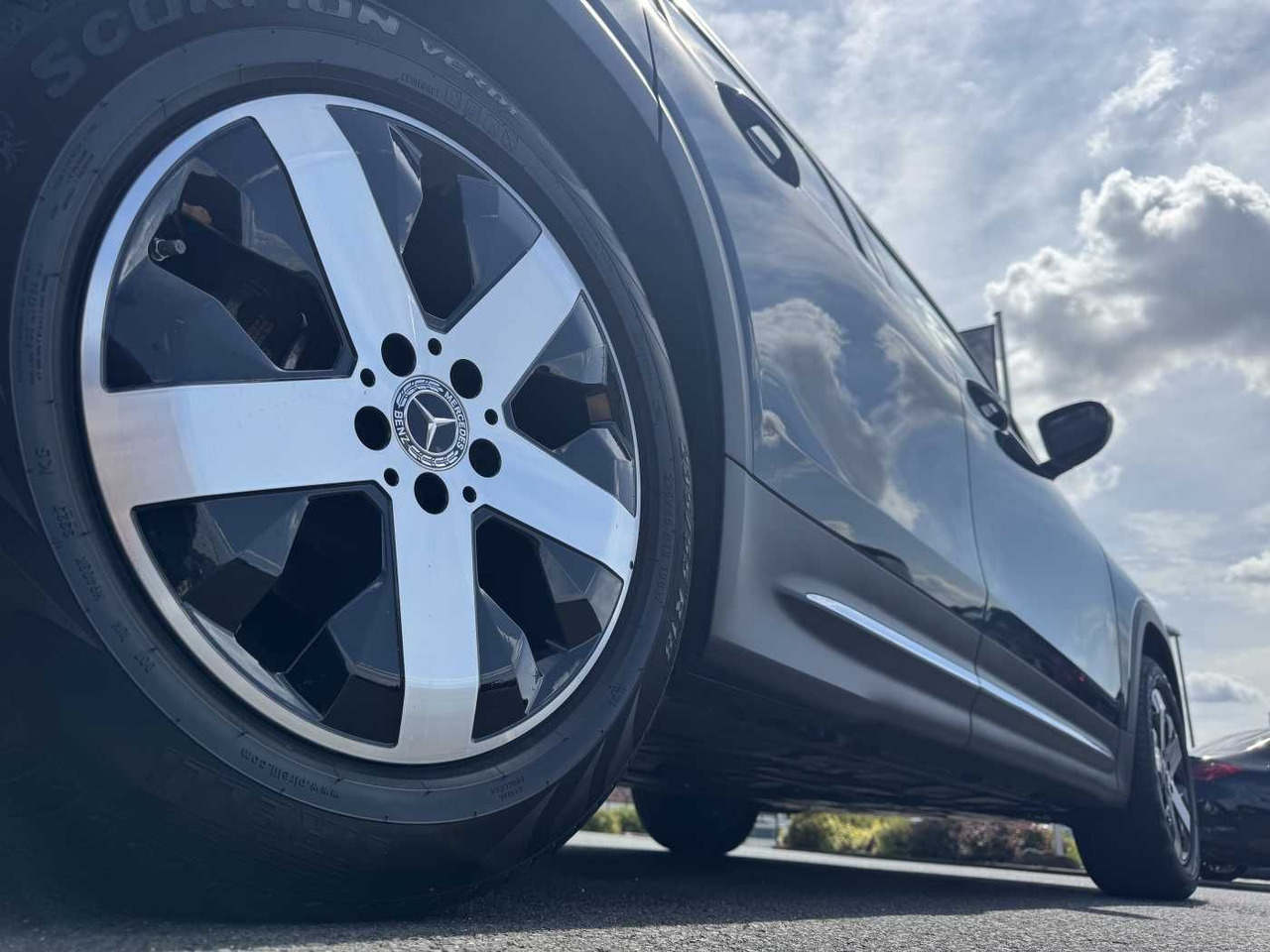 Mercedes-Benz GLB 180 Progressive+AHK+RKamera+LED+ IHC+DAB - SUV: slika Mercedes-Benz GLB 180 Progressive+AHK+RKamera+LED+ IHC+DAB - SUV Mercedes-Benz GLB 180 Progressive+AHK+RKamera+LED+ IHC+DAB - SUV: slika Mercedes-Benz GLB 180 Progressive+AHK+RKamera+LED+ IHC+DAB - SUV