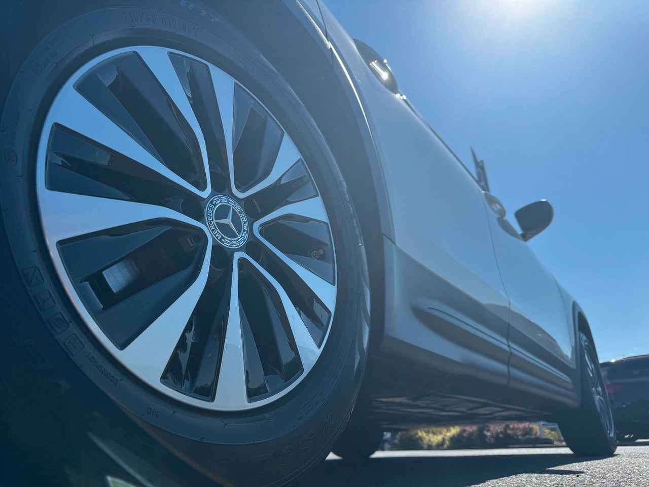 Mercedes-Benz GLB 180 Style+Distronic+RKamera+Vollleder - SUV: slika Mercedes-Benz GLB 180 Style+Distronic+RKamera+Vollleder - SUV Mercedes-Benz GLB 180 Style+Distronic+RKamera+Vollleder - SUV: slika Mercedes-Benz GLB 180 Style+Distronic+RKamera+Vollleder - SUV