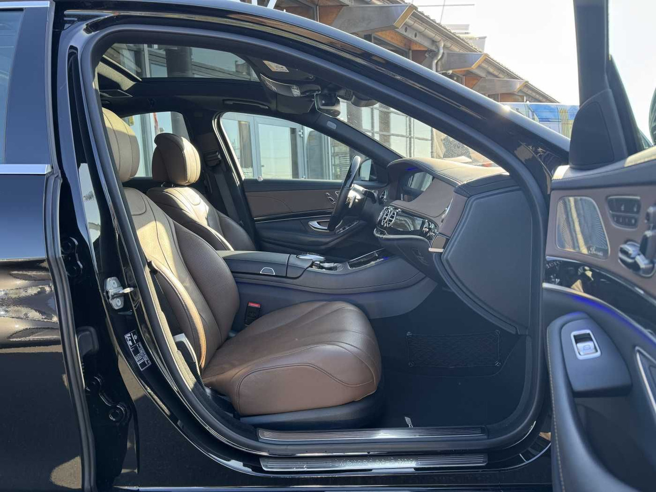 Mercedes-Benz S 400d 4M AMG+Pano+Burm+Distr+Massage+ HUD - Limuzina: slika Mercedes-Benz S 400d 4M AMG+Pano+Burm+Distr+Massage+ HUD - Limuzina Mercedes-Benz S 400d 4M AMG+Pano+Burm+Distr+Massage+ HUD - Limuzina: slika Mercedes-Benz S 400d 4M AMG+Pano+Burm+Distr+Massage+ HUD - Limuzina