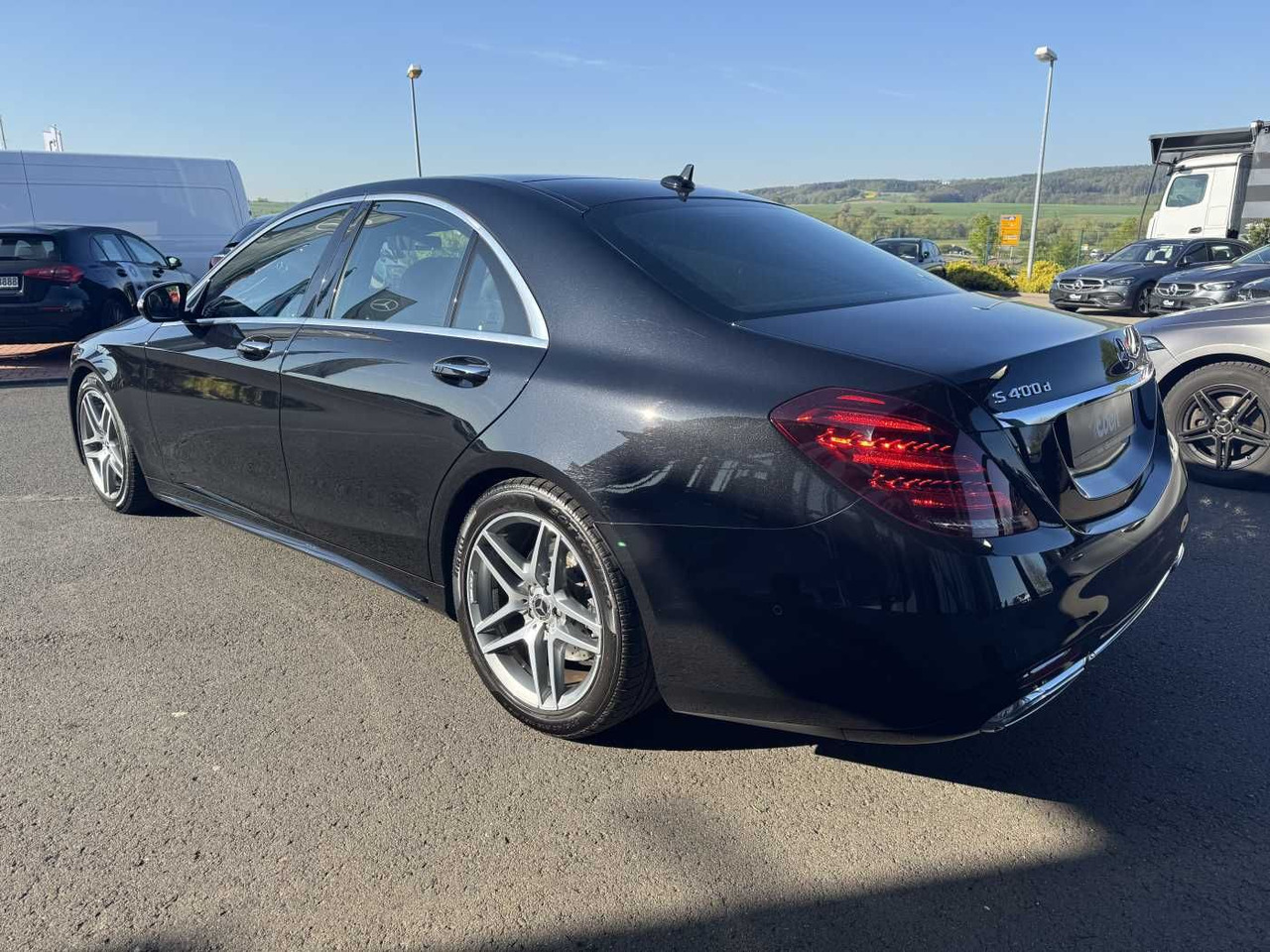 Mercedes-Benz S 400d 4M AMG+Pano+Burm+Distr+Massage+ HUD - Limuzina: slika Mercedes-Benz S 400d 4M AMG+Pano+Burm+Distr+Massage+ HUD - Limuzina Mercedes-Benz S 400d 4M AMG+Pano+Burm+Distr+Massage+ HUD - Limuzina: slika Mercedes-Benz S 400d 4M AMG+Pano+Burm+Distr+Massage+ HUD - Limuzina