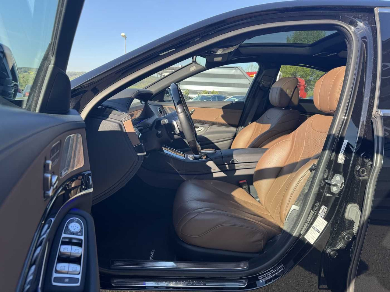 Mercedes-Benz S 400d 4M AMG+Pano+Burm+Distr+Massage+ HUD - Limuzina: slika Mercedes-Benz S 400d 4M AMG+Pano+Burm+Distr+Massage+ HUD - Limuzina Mercedes-Benz S 400d 4M AMG+Pano+Burm+Distr+Massage+ HUD - Limuzina: slika Mercedes-Benz S 400d 4M AMG+Pano+Burm+Distr+Massage+ HUD - Limuzina