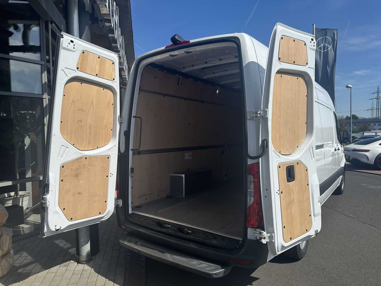 Mercedes-Benz Sprinter 315 CDI 4325 Klima 360 SHZ MBUX Schwing - Furgon: slika Mercedes-Benz Sprinter 315 CDI 4325 Klima 360 SHZ MBUX Schwing - Furgon Mercedes-Benz Sprinter 315 CDI 4325 Klima 360 SHZ MBUX Schwing - Furgon: slika Mercedes-Benz Sprinter 315 CDI 4325 Klima 360 SHZ MBUX Schwing - Furgon