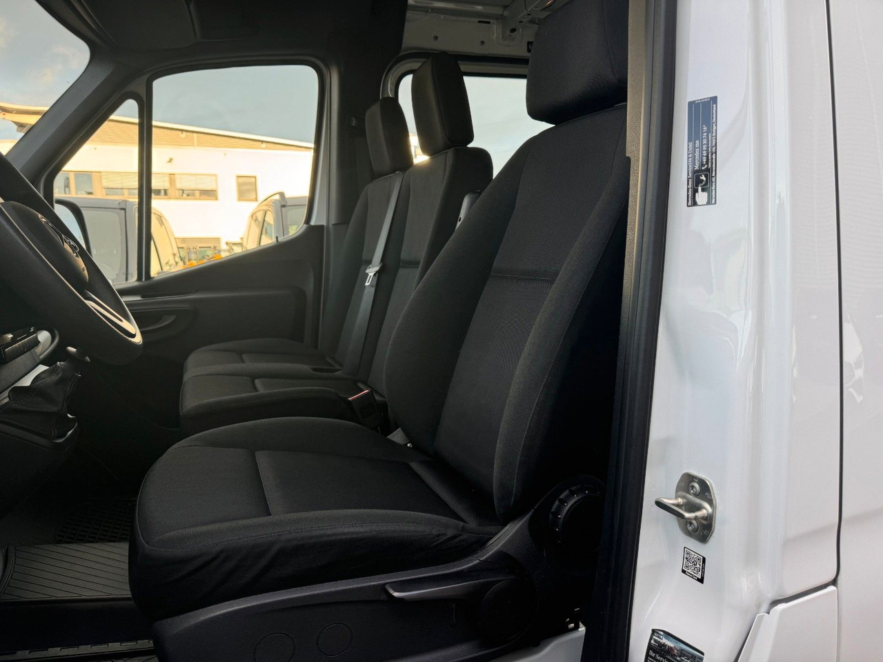 Zakup  Mercedes-Benz Sprinter 315 CDI Kompakt Flachdach Mixto/DoKa Mercedes-Benz Sprinter 315 CDI Kompakt Flachdach Mixto/DoKa: slika Zakup  Mercedes-Benz Sprinter 315 CDI Kompakt Flachdach Mixto/DoKa Mercedes-Benz Sprinter 315 CDI Kompakt Flachdach Mixto/DoKa