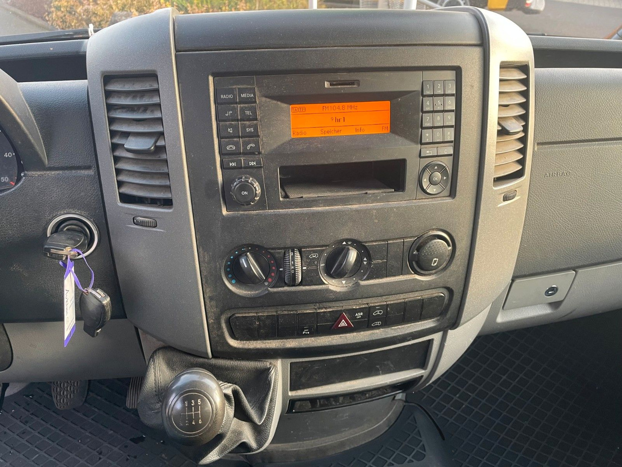 Furgon Mercedes-Benz Sprinter 316 CDI Maxi Superhochdach AHK: slika Furgon Mercedes-Benz Sprinter 316 CDI Maxi Superhochdach AHK