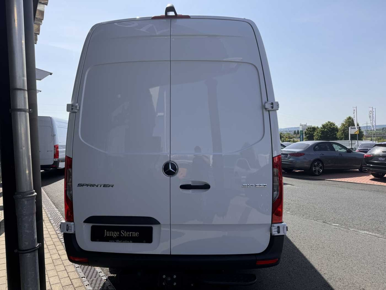 Mercedes-Benz Sprinter 317 CDI 4325 9G AHK3,5 Klima 360 SHZ - Furgon: slika Mercedes-Benz Sprinter 317 CDI 4325 9G AHK3,5 Klima 360 SHZ - Furgon Mercedes-Benz Sprinter 317 CDI 4325 9G AHK3,5 Klima 360 SHZ - Furgon: slika Mercedes-Benz Sprinter 317 CDI 4325 9G AHK3,5 Klima 360 SHZ - Furgon