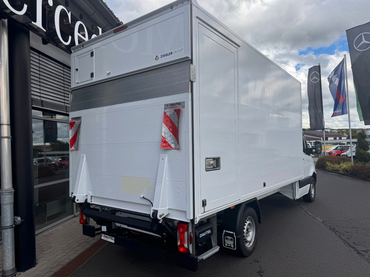 Mercedes-Benz Sprinter 317 CDI 4325 Koffer LBW Klima Kamera - Dostavno vozilo sa zatvorenim sandukom: slika Mercedes-Benz Sprinter 317 CDI 4325 Koffer LBW Klima Kamera - Dostavno vozilo sa zatvorenim sandukom Mercedes-Benz Sprinter 317 CDI 4325 Koffer LBW Klima Kamera - Dostavno vozilo sa zatvorenim sandukom: slika Mercedes-Benz Sprinter 317 CDI 4325 Koffer LBW Klima Kamera - Dostavno vozilo sa zatvorenim sandukom