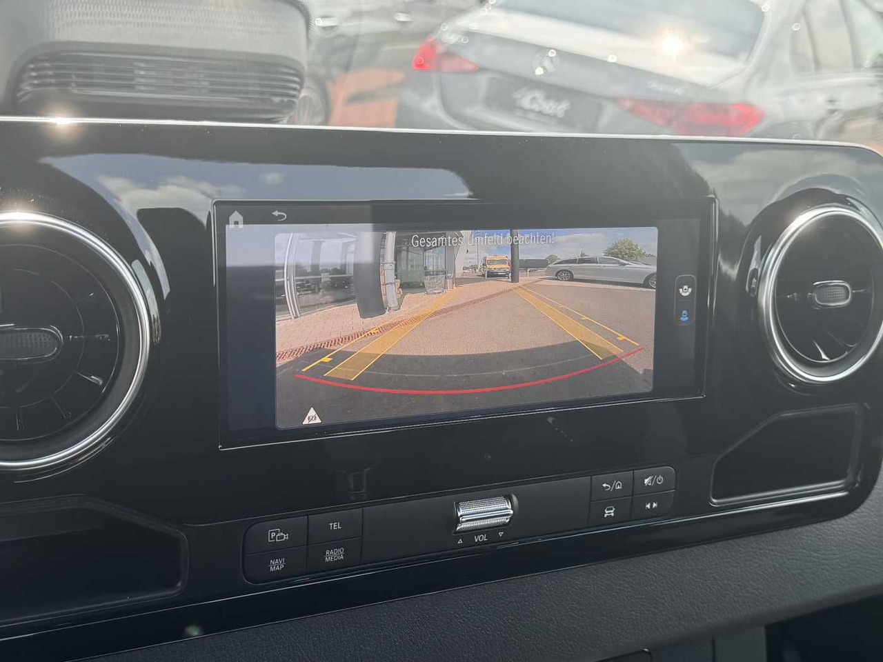 Dostavno vozilo s ravnom platformom Mercedes-Benz Sprinter 317 CDI 9G 3665 Klima Kamera AHK LED: slika Dostavno vozilo s ravnom platformom Mercedes-Benz Sprinter 317 CDI 9G 3665 Klima Kamera AHK LED