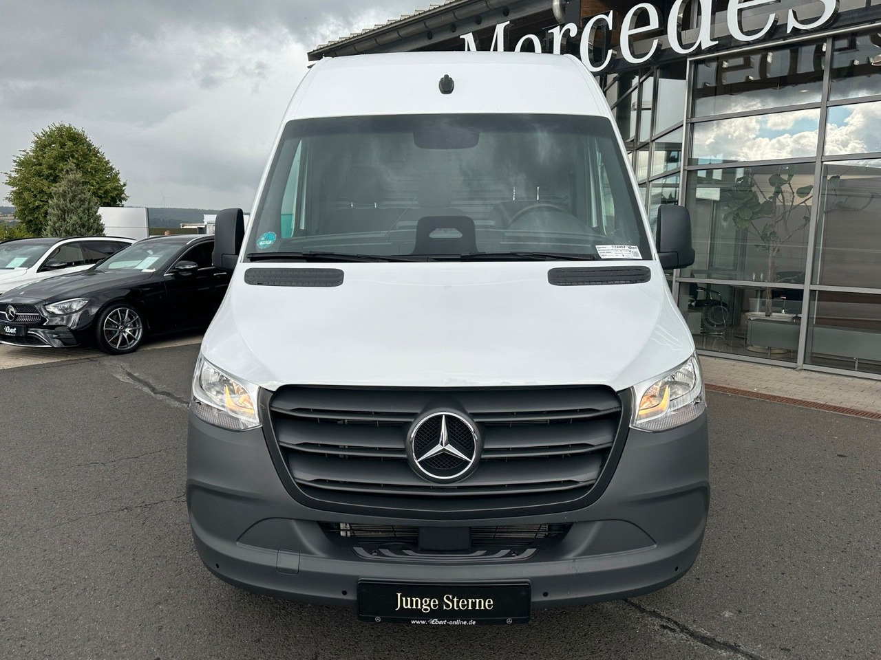 Mercedes-Benz Sprinter 317 CDI 9G 4325 Klima Kamera SHZ AHK - Furgon: slika Mercedes-Benz Sprinter 317 CDI 9G 4325 Klima Kamera SHZ AHK - Furgon Mercedes-Benz Sprinter 317 CDI 9G 4325 Klima Kamera SHZ AHK - Furgon: slika Mercedes-Benz Sprinter 317 CDI 9G 4325 Klima Kamera SHZ AHK - Furgon