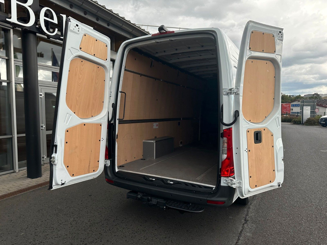 Mercedes-Benz Sprinter 317 CDI 9G 4325 Klima Kamera SHZ AHK - Furgon: slika Mercedes-Benz Sprinter 317 CDI 9G 4325 Klima Kamera SHZ AHK - Furgon Mercedes-Benz Sprinter 317 CDI 9G 4325 Klima Kamera SHZ AHK - Furgon: slika Mercedes-Benz Sprinter 317 CDI 9G 4325 Klima Kamera SHZ AHK - Furgon