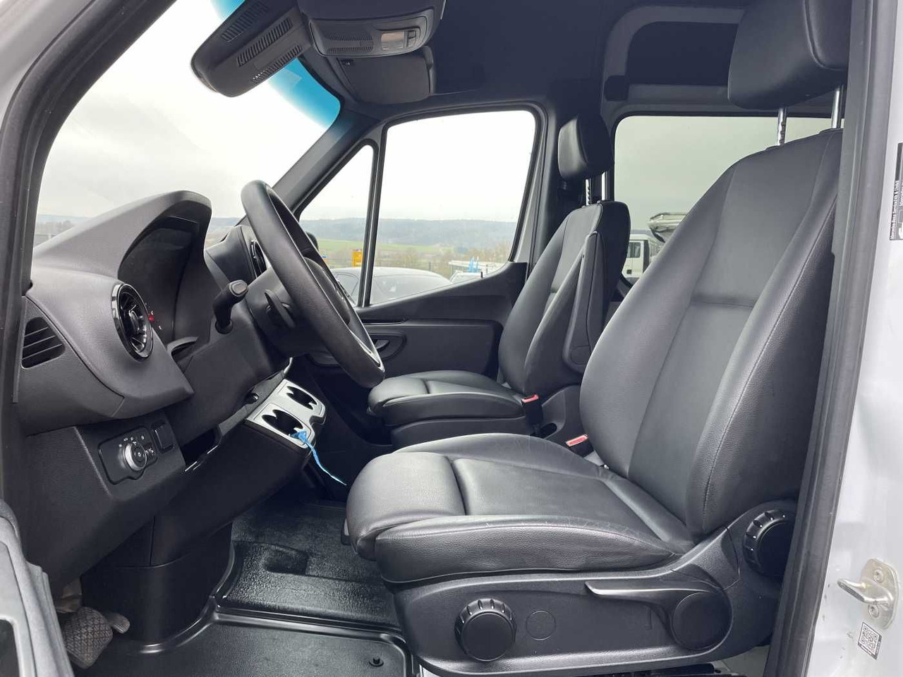 Putnički kombi Mercedes-Benz Sprinter 317 CDI DoKa/Mixto Autom AHK3,5 Klima: slika Putnički kombi Mercedes-Benz Sprinter 317 CDI DoKa/Mixto Autom AHK3,5 Klima