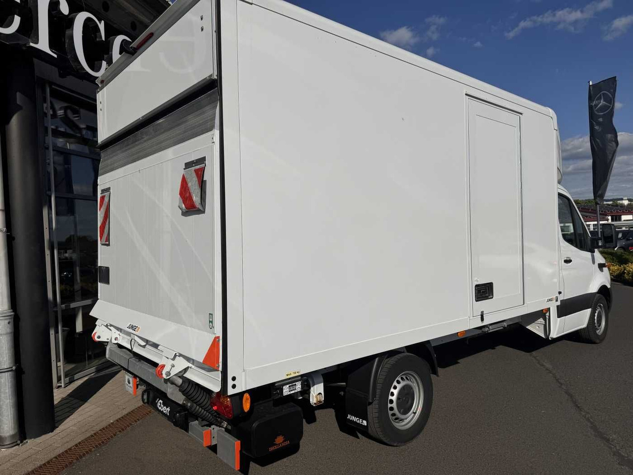 Mercedes-Benz Sprinter 317 CDI Koffer LBW Schwing Klima Kamera - Dostavno vozilo sa zatvorenim sandukom: slika Mercedes-Benz Sprinter 317 CDI Koffer LBW Schwing Klima Kamera - Dostavno vozilo sa zatvorenim sandukom Mercedes-Benz Sprinter 317 CDI Koffer LBW Schwing Klima Kamera - Dostavno vozilo sa zatvorenim sandukom: slika Mercedes-Benz Sprinter 317 CDI Koffer LBW Schwing Klima Kamera - Dostavno vozilo sa zatvorenim sandukom