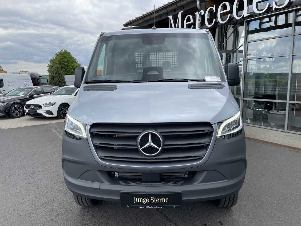 Mercedes-Benz Sprinter 319 CDI 4x4 DoKa Klima Stdheiz AHK LED - Dostavno vozilo s ravnom platformom: slika Mercedes-Benz Sprinter 319 CDI 4x4 DoKa Klima Stdheiz AHK LED - Dostavno vozilo s ravnom platformom Mercedes-Benz Sprinter 319 CDI 4x4 DoKa Klima Stdheiz AHK LED - Dostavno vozilo s ravnom platformom: slika Mercedes-Benz Sprinter 319 CDI 4x4 DoKa Klima Stdheiz AHK LED - Dostavno vozilo s ravnom platformom