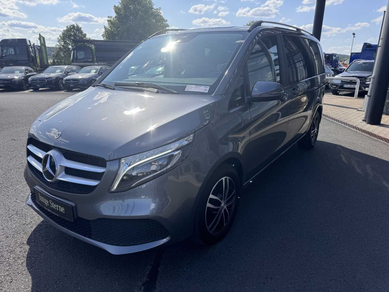 Mercedes-Benz V 220 d EDITION Liege-Paket AHK2,5 LED DAB MBUX - Automobil: slika Mercedes-Benz V 220 d EDITION Liege-Paket AHK2,5 LED DAB MBUX - Automobil Mercedes-Benz V 220 d EDITION Liege-Paket AHK2,5 LED DAB MBUX - Automobil: slika Mercedes-Benz V 220 d EDITION Liege-Paket AHK2,5 LED DAB MBUX - Automobil