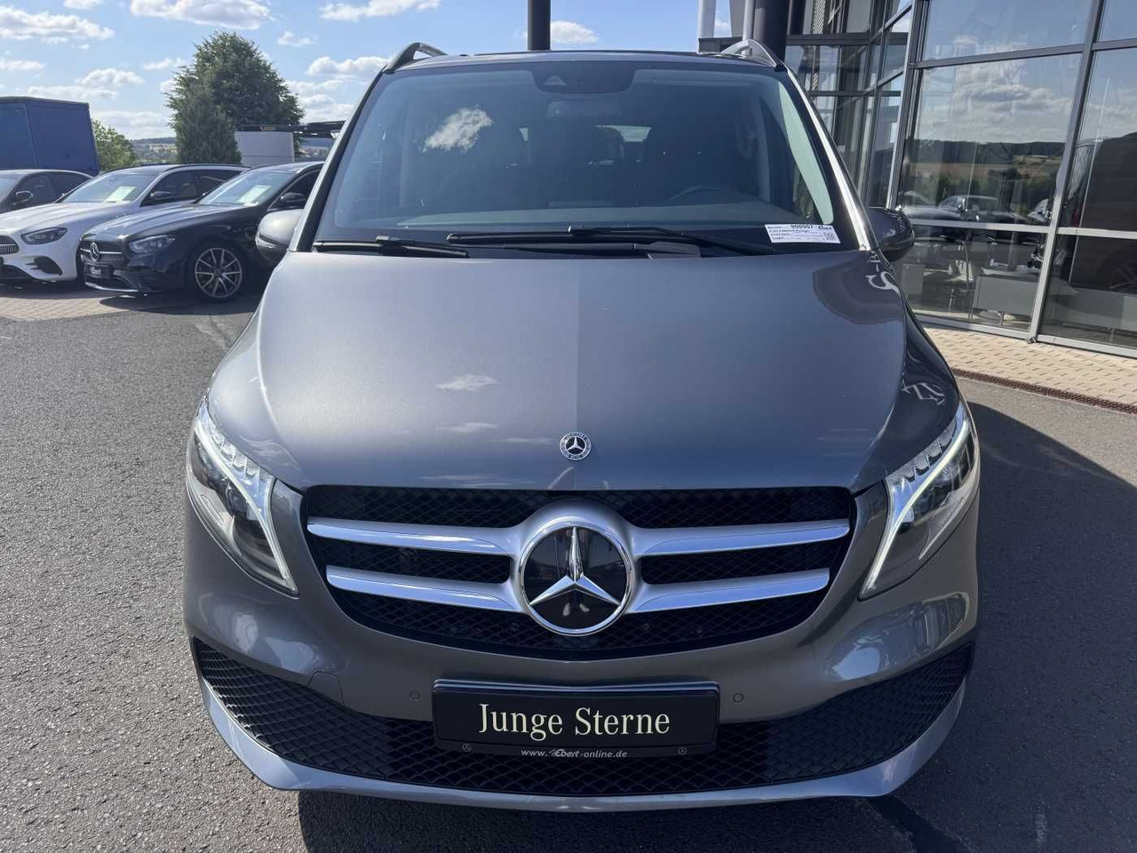 Mercedes-Benz V 220 d EDITION Liege-Paket AHK2,5 LED DAB MBUX - Putnički kombi: slika Mercedes-Benz V 220 d EDITION Liege-Paket AHK2,5 LED DAB MBUX - Putnički kombi Mercedes-Benz V 220 d EDITION Liege-Paket AHK2,5 LED DAB MBUX - Putnički kombi: slika Mercedes-Benz V 220 d EDITION Liege-Paket AHK2,5 LED DAB MBUX - Putnički kombi