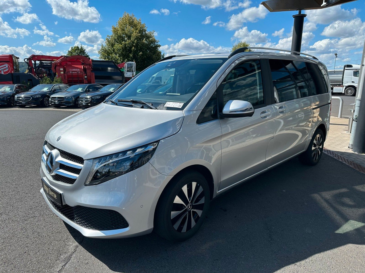 Mercedes-Benz V 250 EDITION 4MATIC Kompakt Liege-Paket AHK2,5t - Karavan: slika  Mercedes-Benz V 250 EDITION 4MATIC Kompakt Liege-Paket AHK2,5t - Karavan Mercedes-Benz V 250 EDITION 4MATIC Kompakt Liege-Paket AHK2,5t - Karavan: slika  Mercedes-Benz V 250 EDITION 4MATIC Kompakt Liege-Paket AHK2,5t - Karavan