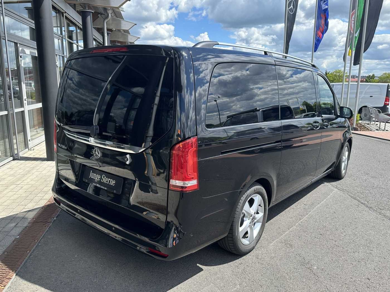Mercedes-Benz V 250 d EDITION ILS Panorama Kamera 8Sitze - Putnički kombi: slika Mercedes-Benz V 250 d EDITION ILS Panorama Kamera 8Sitze - Putnički kombi Mercedes-Benz V 250 d EDITION ILS Panorama Kamera 8Sitze - Putnički kombi: slika Mercedes-Benz V 250 d EDITION ILS Panorama Kamera 8Sitze - Putnički kombi