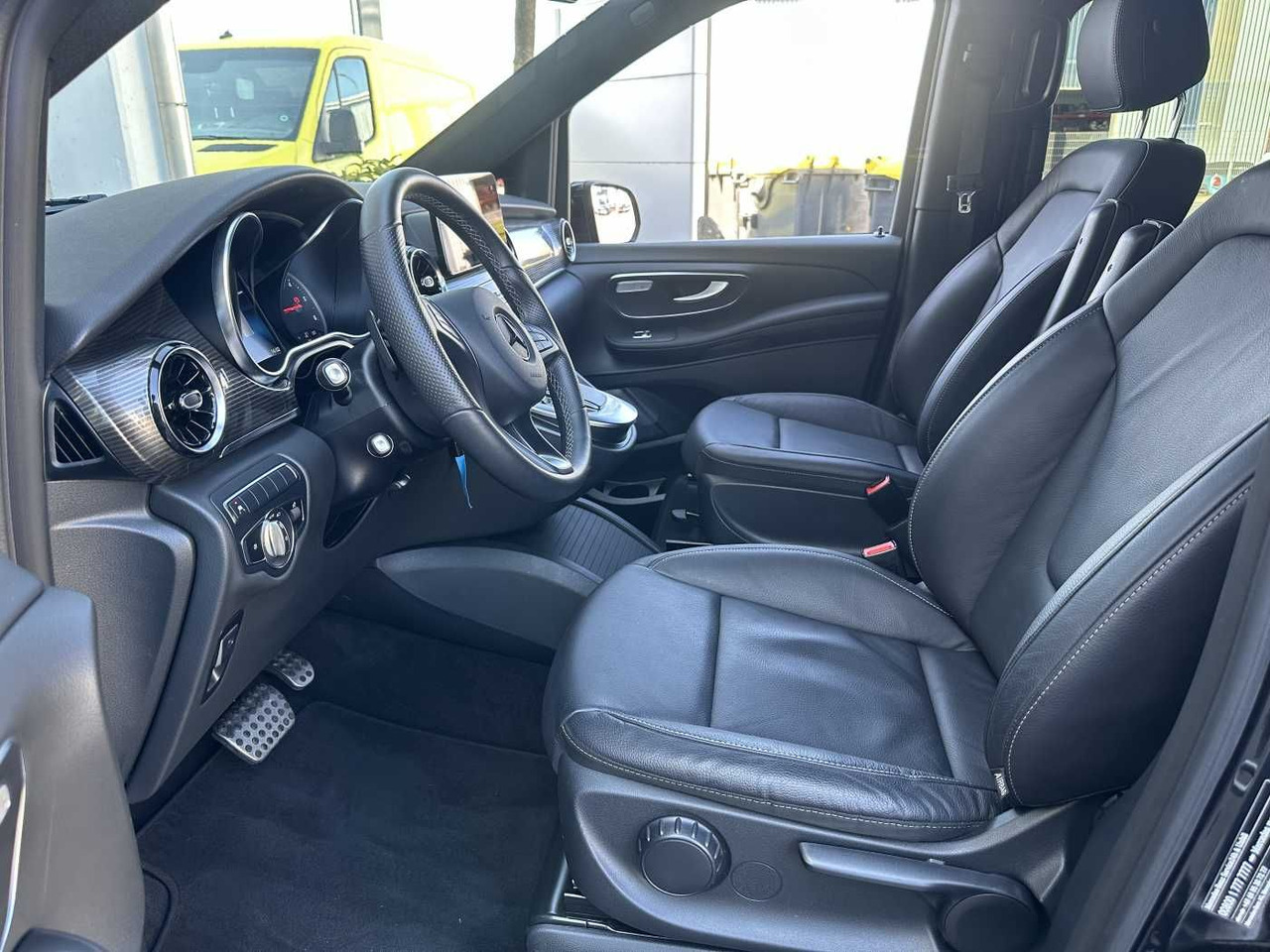 Zakup  Mercedes-Benz V 250 d EDITION Leder Kamera ILS 7Sitze Mercedes-Benz V 250 d EDITION Leder Kamera ILS 7Sitze: slika Zakup  Mercedes-Benz V 250 d EDITION Leder Kamera ILS 7Sitze Mercedes-Benz V 250 d EDITION Leder Kamera ILS 7Sitze