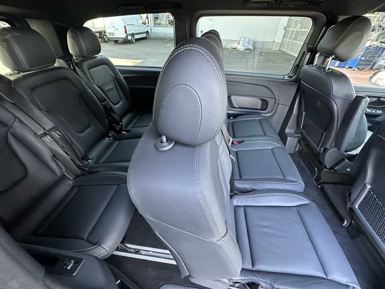 Zakup  Mercedes-Benz V 250 d EDITION Leder Kamera ILS 7Sitze Mercedes-Benz V 250 d EDITION Leder Kamera ILS 7Sitze: slika Zakup  Mercedes-Benz V 250 d EDITION Leder Kamera ILS 7Sitze Mercedes-Benz V 250 d EDITION Leder Kamera ILS 7Sitze