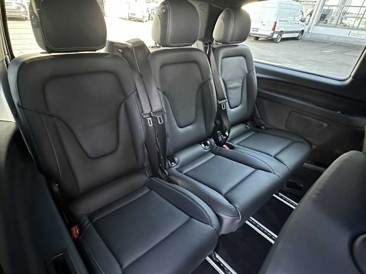 Zakup  Mercedes-Benz V 250 d EDITION Leder Kamera ILS 7Sitze Mercedes-Benz V 250 d EDITION Leder Kamera ILS 7Sitze: slika Zakup  Mercedes-Benz V 250 d EDITION Leder Kamera ILS 7Sitze Mercedes-Benz V 250 d EDITION Leder Kamera ILS 7Sitze